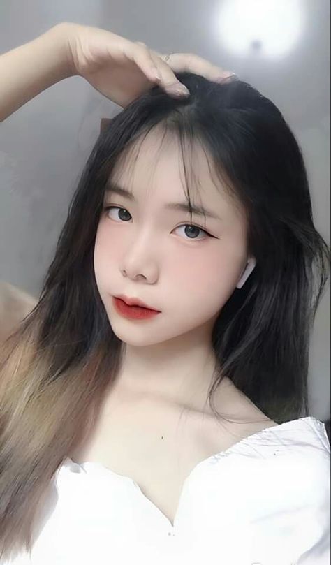 揉著我的奶從后面進去的視頻