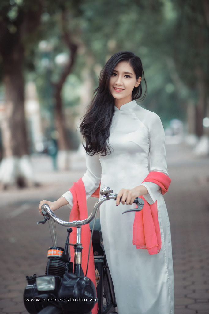 大學(xué)生女朋友