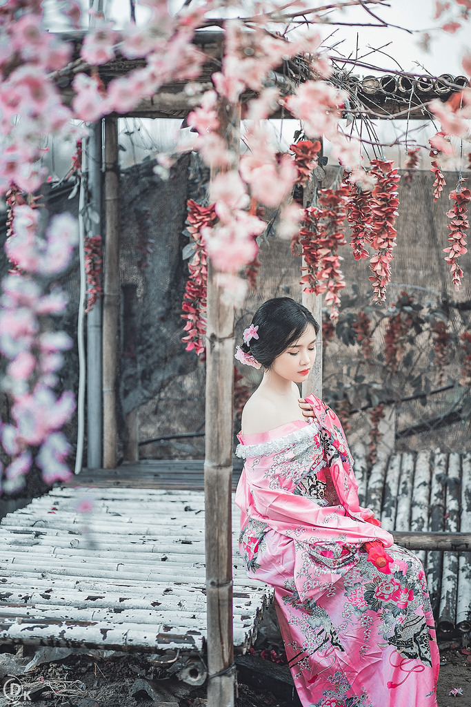 邊吻邊摸下面視頻免費(fèi)