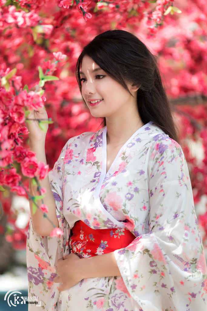 嬌妻被邀上臺(tái)玩多p