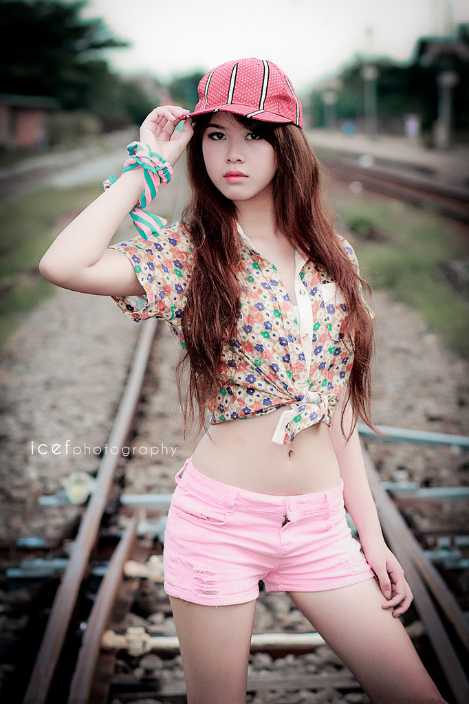 高粱地里大麥?zhǔn)旄咔逋暾?><div pKI1ms=