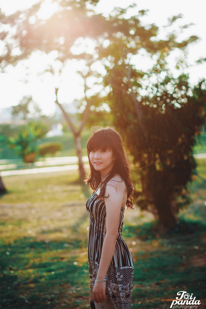 光屁股的美女